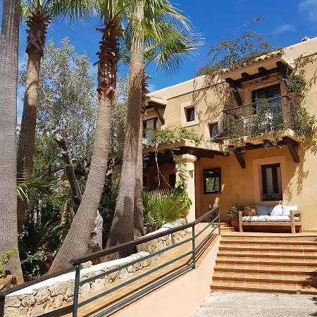 Casa Naya Rural * Sant Llorenç de Balafia